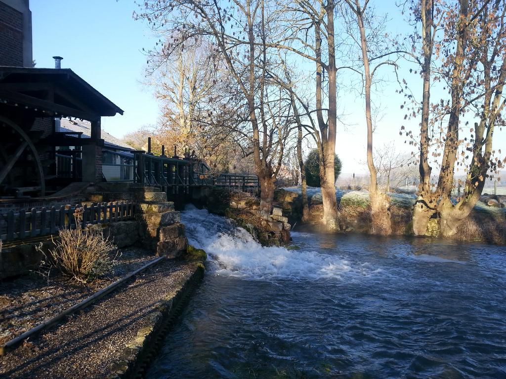 Logis - Hotel & Restaurant Moulin Des Forges Saint-Omer-en-Chaussée 외부 사진