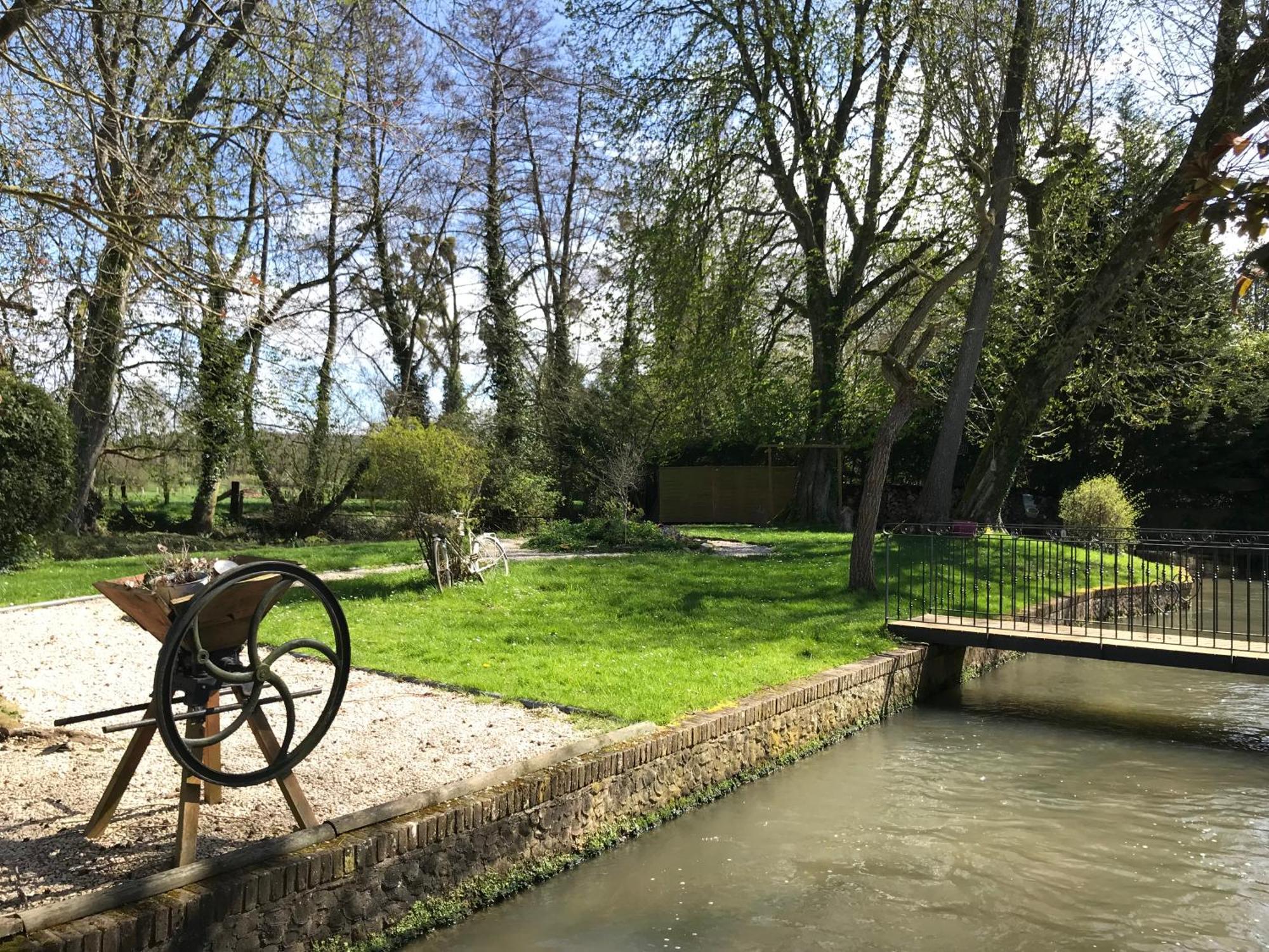 Logis - Hotel & Restaurant Moulin Des Forges Saint-Omer-en-Chaussée 외부 사진