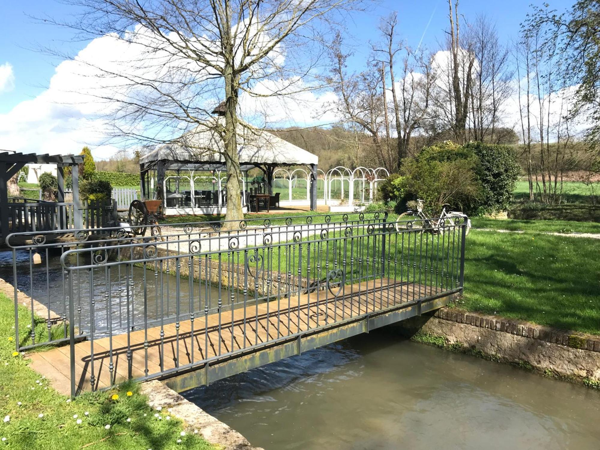 Logis - Hotel & Restaurant Moulin Des Forges Saint-Omer-en-Chaussée 외부 사진