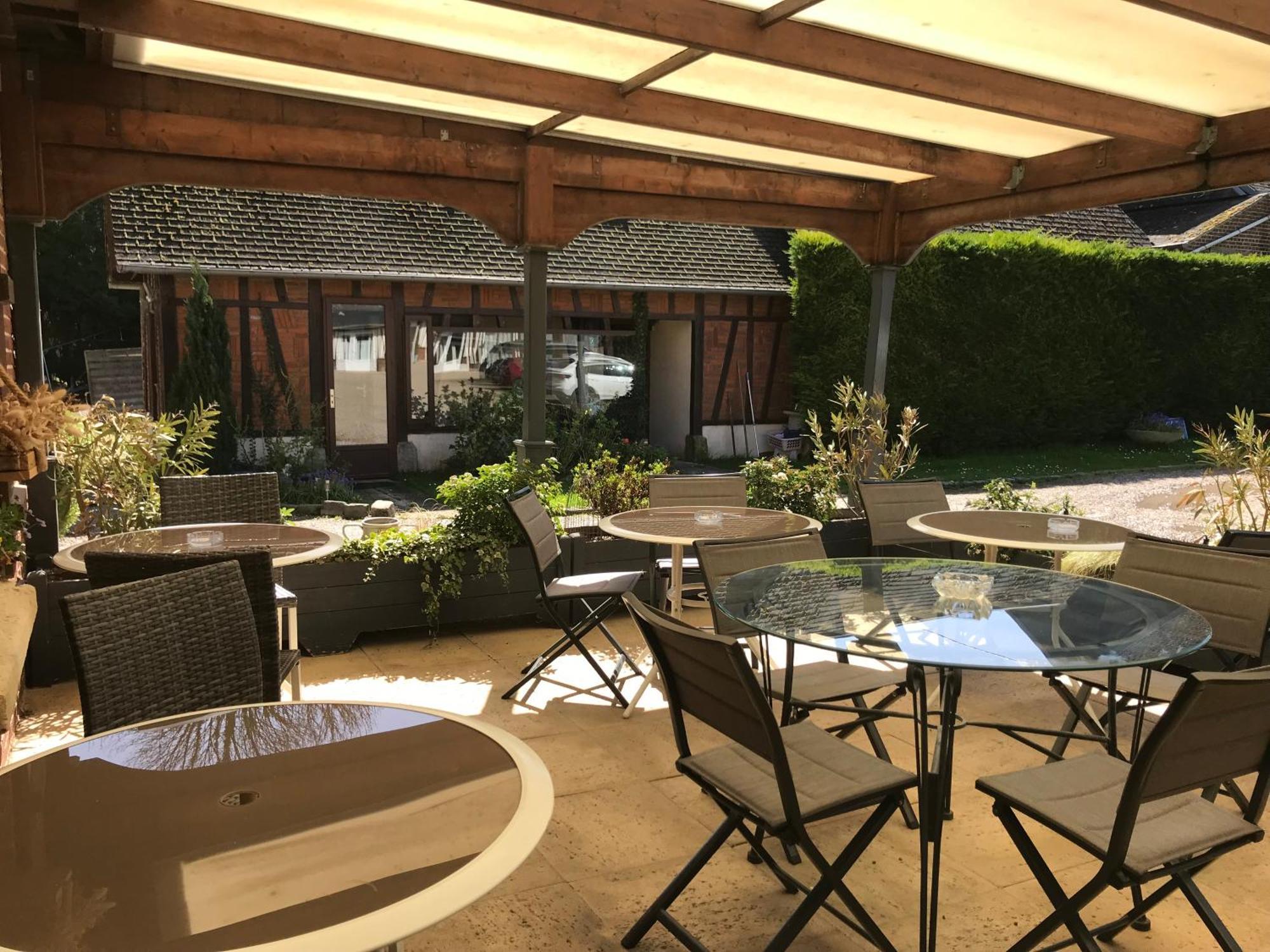Logis - Hotel & Restaurant Moulin Des Forges Saint-Omer-en-Chaussée 외부 사진