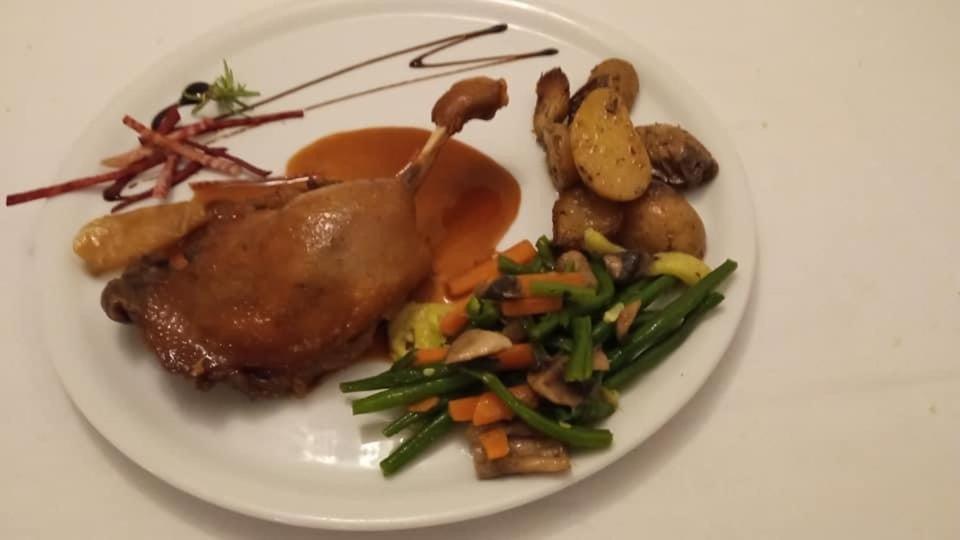 Logis - Hotel & Restaurant Moulin Des Forges Saint-Omer-en-Chaussée 외부 사진